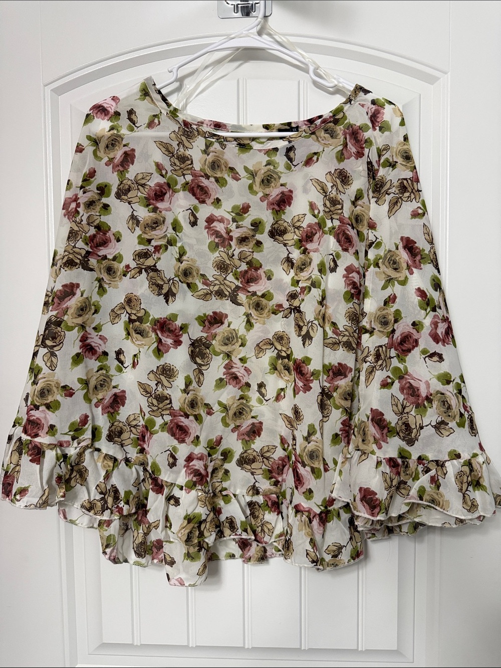 Absolute Angel White Floral Ruffle-Hem Blouse with Pink & Cream Roses